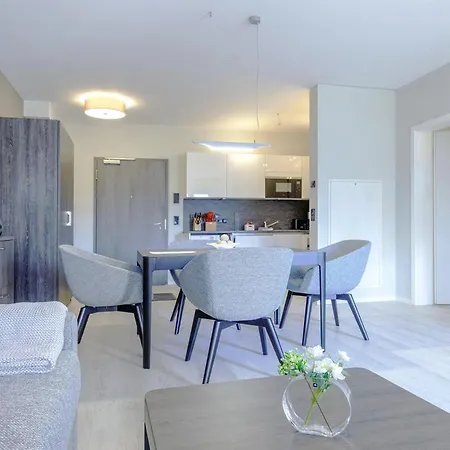 Apartamento Lüttstuv - Stilvolle In Historischer Seefahrtschule Mit Ostseeflair *