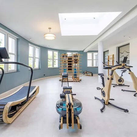 Lüttstuv - Stilvolle In Historischer Seefahrtschule Mit Ostseeflair *