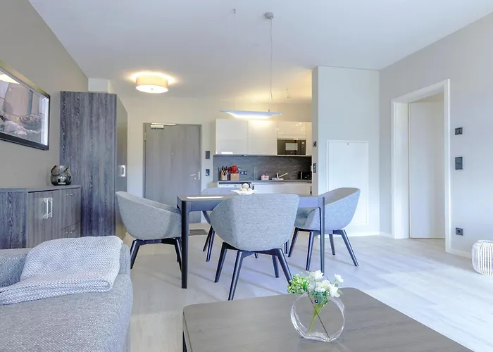 아파트 Luettstuv - Stilvolle In Historischer Seefahrtschule Mit Ostseeflair *