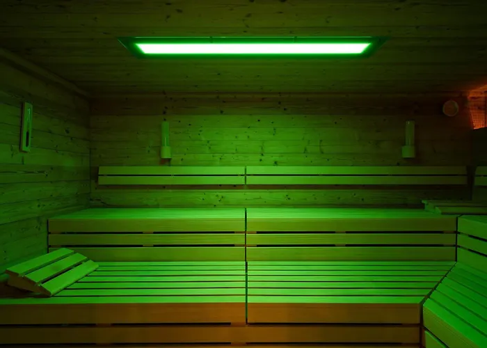 Luettstuv - Stilvolle In Historischer Seefahrtschule Mit Ostseeflair 부스트로우